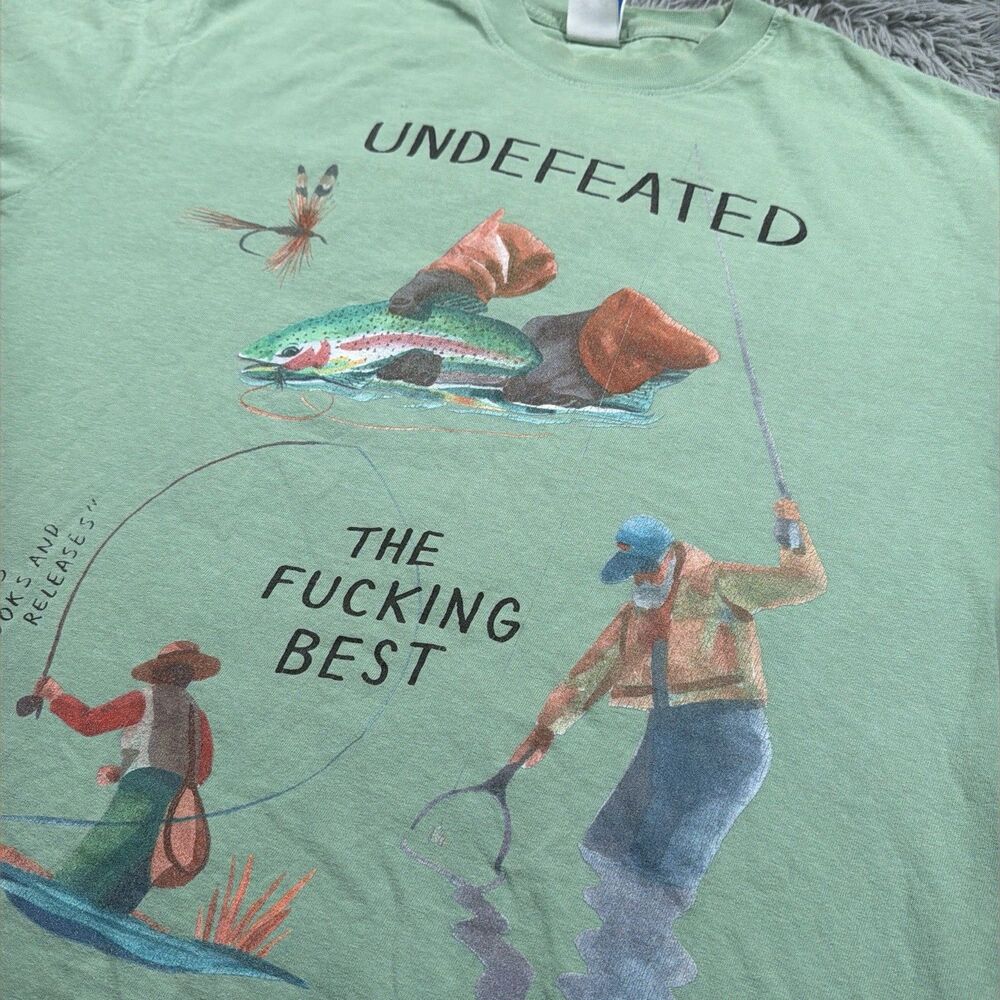 Undefeated Shirt Extra Large Green Fishing Outdoor Fish The Best Pullover Mens